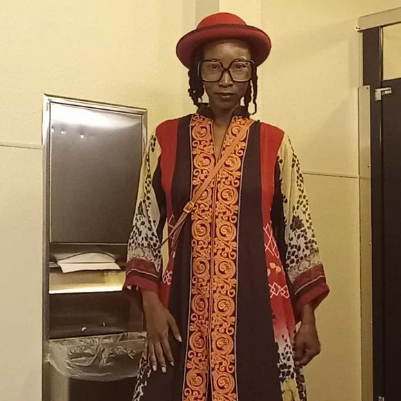 Embroidered Asian Style tunic top - Picture 4 of 8